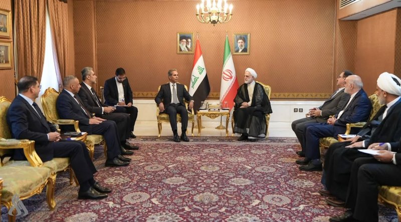 زيدان يبحث مع الأمين العام للأمن القومي الإيراني تفعيل التعاون القضائي والأمني