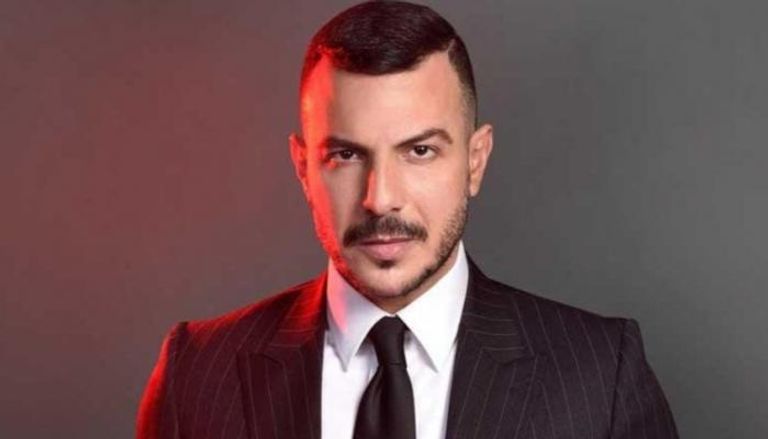 باسل خياط يفاجئ الجمهور بقرار الاعتزال المبكر