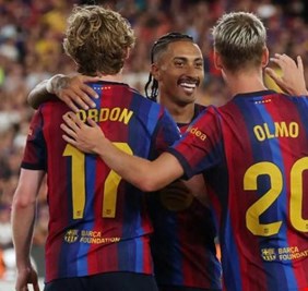 برشلونة يكتسح فالنسيا بخماسية وينفرد بصدارة 