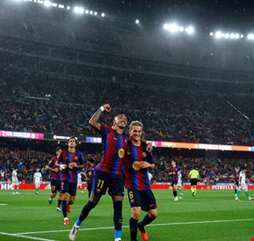 برشلونة يكتسح سانتاندير بسباعية ويتربع على قمة الدوري الإسباني