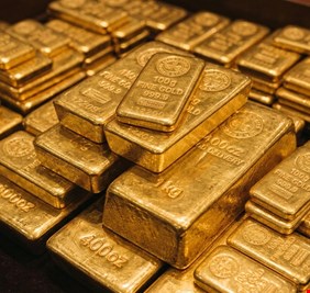 ارتفاع أسعار الذهب والأسواق تراقب التطورات في الشرق الأوسط