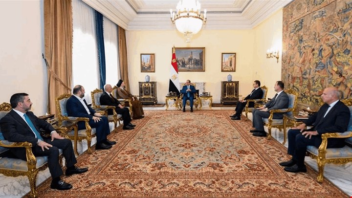 الحكيم يطلع السيسي على تطورات العراق وملفات السيادة وحصر السلاح