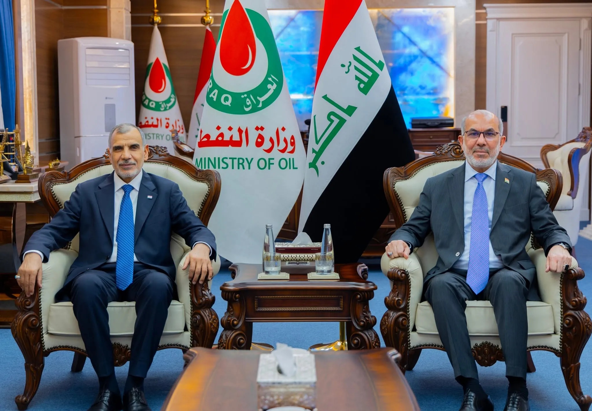 النفط والمالية تبحثان تثبيت العقود وتعيين خريجي معاهد النفط ضمن موازنة 2027