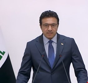 الحكومة توضح حقيقة حظر الطيران الإيراني وتفاصيل اتفاق الزيدي مع واشنطن