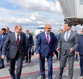 وزير النفط يصل أنقرة لبحث تطوير التعاون في النفط والغاز والطاقة