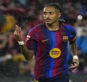 برشلونة يتنفس الصعداء بشأن رافينيا