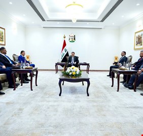 السوداني يلتقي حملة الشهادات العليا من المتعينين الجدد ويدعو إلى استثمار خبراتهم