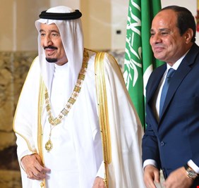 “واشنطن بوست”: السيسي في مهمة شاقة للبحث عن بديل للسعودية