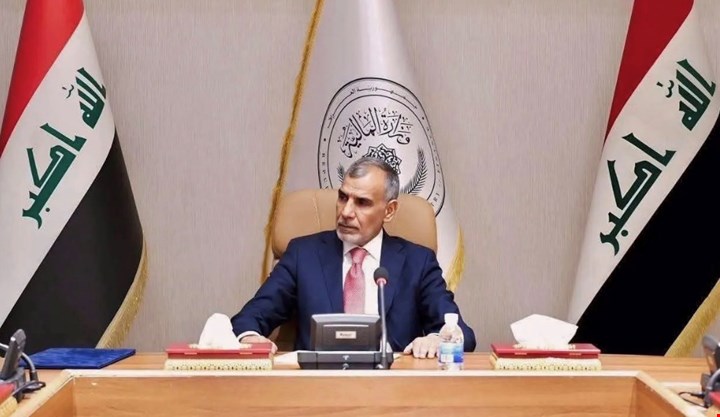 وزير المالية يؤكد تثبيت جميع العقود وتحويل الأجراء إلى نظام العقد 315