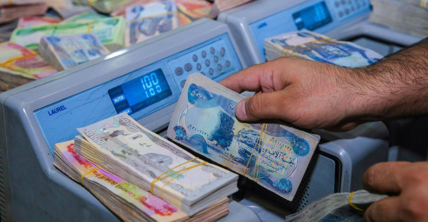 نائب عن بدر يقترح استقطاع 100 ألف دينار من رواتب الموظفين