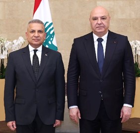 السفير العراقي محمد رضا الحسيني يقدم أوراق اعتماده للرئيس اللبناني