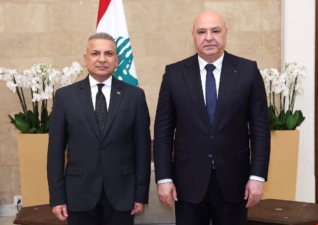 السفير العراقي محمد رضا الحسيني يقدم أوراق اعتماده للرئيس اللبناني