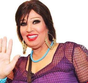 أنا قدوة للناس .. فيفي عبده تثير جدلًا واسعًا