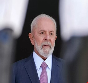 رئيس البرازيل يتحدى منافسه في الانتخابات بالكشف عن الحسابات المصرفية