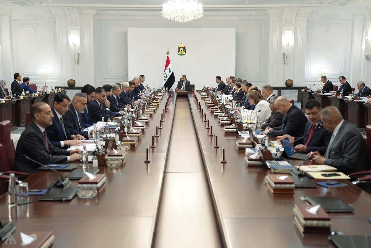 مجلس الوزراء يقر مشاريع قوانين واتفاقيات ويوافق على إجراءات لتعزيز الأمن المائي في البصرة