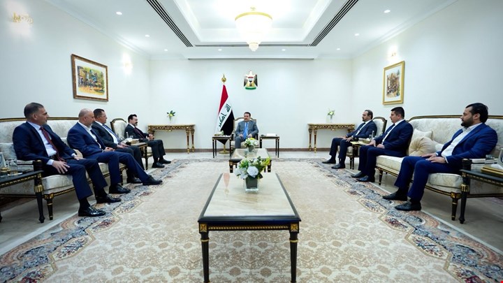 السوداني يدعو إلى ربط القروض الصناعية بالإنتاج الفعلي وحماية المنتج الوطني