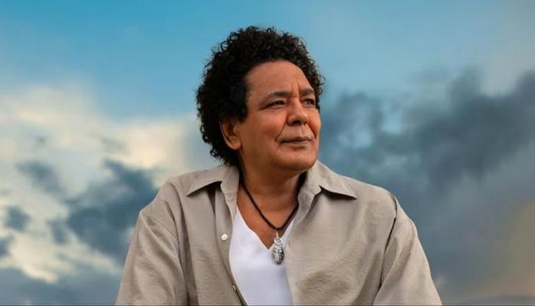 نقل محمد منير إلى المستشفى بعد تعرضه لوعكة صحية