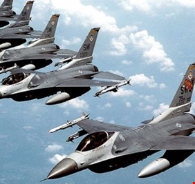 التحالف الدولي يبدي استعداده لتقديم الدعم الجوي للحشد الشعبي اذا طلب العبادي.