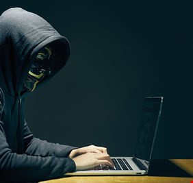 داعية سعودي الهجمات الالكترونية من عمل الشياطين