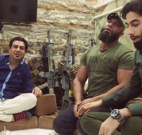 أبو عزرائيل ينفي تبرؤ الكتائب منه ويسئل هل نقدم لهم المشروبات الغازية