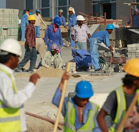 هذا هو مصير 300 ألف مصري في قطر