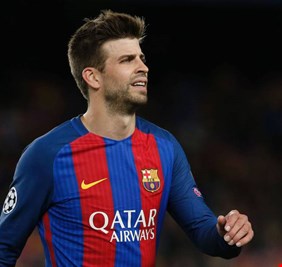 مدرب أسبانيا يوبخ بيكيه بسبب ريال مدريد