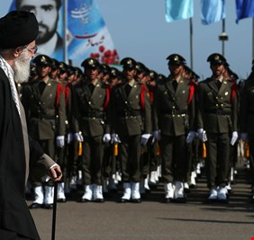 إيران : ليس لدينا سبيل سوى مواصلة محاربة أميركا