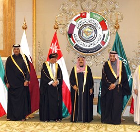 الخلاف الخليجي القطري.. صراع منذ الولادة