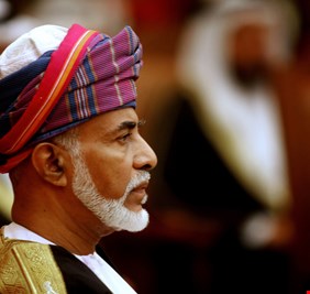 بالفيديو سلطان عمان : القمم العربية مهزلة