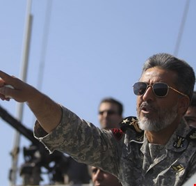 هل بدأت الحرب؟ سفينة أيرانية في مواجهة مروحية أمريكية