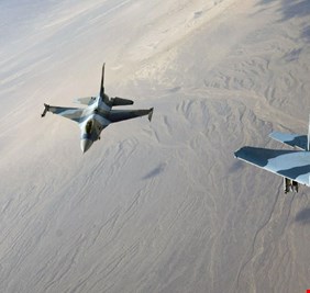 أمريكا تشحن قنابل ذكية لمواجهة أيران في اليمن