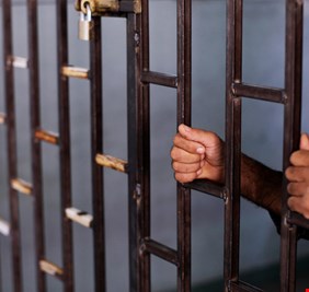 هل أنقذ المال القطري جاسوسا من السجن المؤبد بالعراق