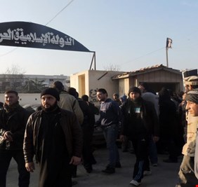 أهالي الموصل يقتلون حراس السجن الرئيسي لداعش ويحررون 45 معتقلاً