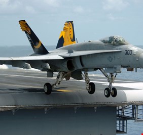 لماذا يرتدي جميع طياري 