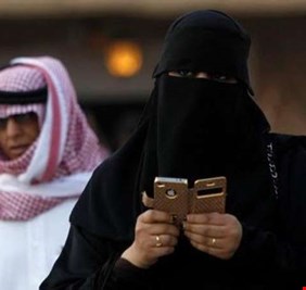 تعرف على عقوبة تقليد أصوات الفتيات بالسعودية “الخرفنة”