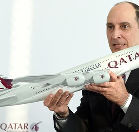 رد قاس على رئيس شركة الخطوط الجوية القطرية بعد ان هاجم الخطوط الجوية الامريكية