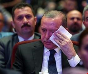 أردوغان يجهش بالبكاء في حفل رئاسي .. هذا ما دفعه لعدم تمالك دموعه!