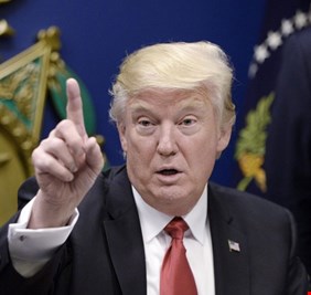 ترامب : ايران ملتزمة بالاتفاق النووي