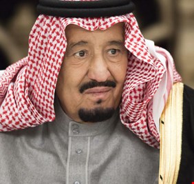 ملك السعودية يسجل خطاب التنازل عن العرش