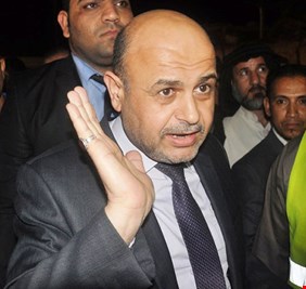 إذا كان رب الدار بالدف ضاربآ .. موظفو ديوان النصراوي فاسدون!!