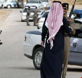 سجله حافل بالجرائم.. من هو الأمير السفاح , وكيف نجا من قطع الرأس (صور)