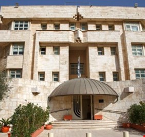 ماذا قال نتنياهو لحارس سفارته بعد قتل أردنييّن في عمّان؟