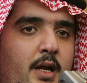 نجل الملك فهد يوجه شتائم من العيار الثقيل لابن زايد