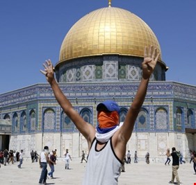 بالفيديو المقدسيون يهتفون: يسقط يسقط آل سعود