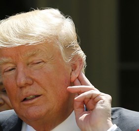 ترامب يقيل مسؤولًا “ميتًا”