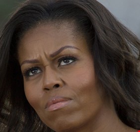 وصفت بالقردة والغوريلا.. زوجة الرئيس الامريكي تروي معاناتها مع العنصرية حتى وهي السيدة الأولى