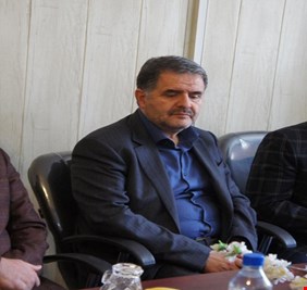 انتقادات حادة لنائب إيراني بسبب سيلفي  (صورة)