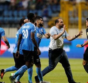 الترجي بطلا للعرب ولاعبو الفيصلي يضربون الحكم