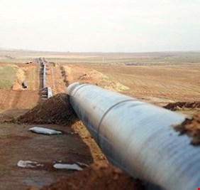 العراق ينوي إعادة تشغيل خط أنابيب قديم لتصدير النفط عبر السعودية