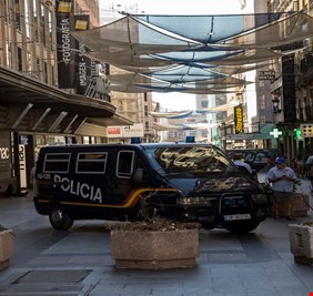 ما سر القميص الذي أشعل منصات التواصل الاجتماعي خلال هجمات برشلونة؟